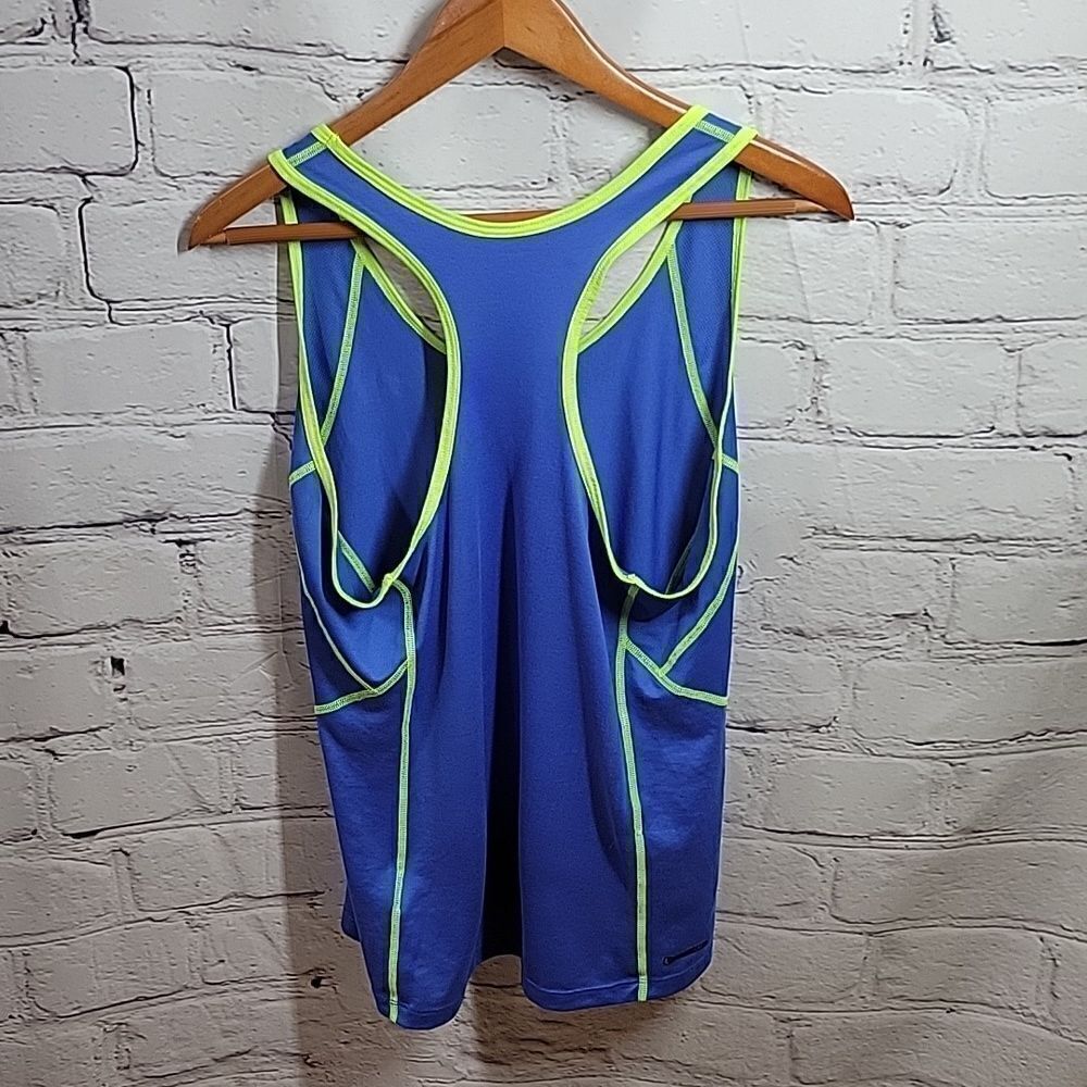 The North Face Tank - Picture 2 of 12